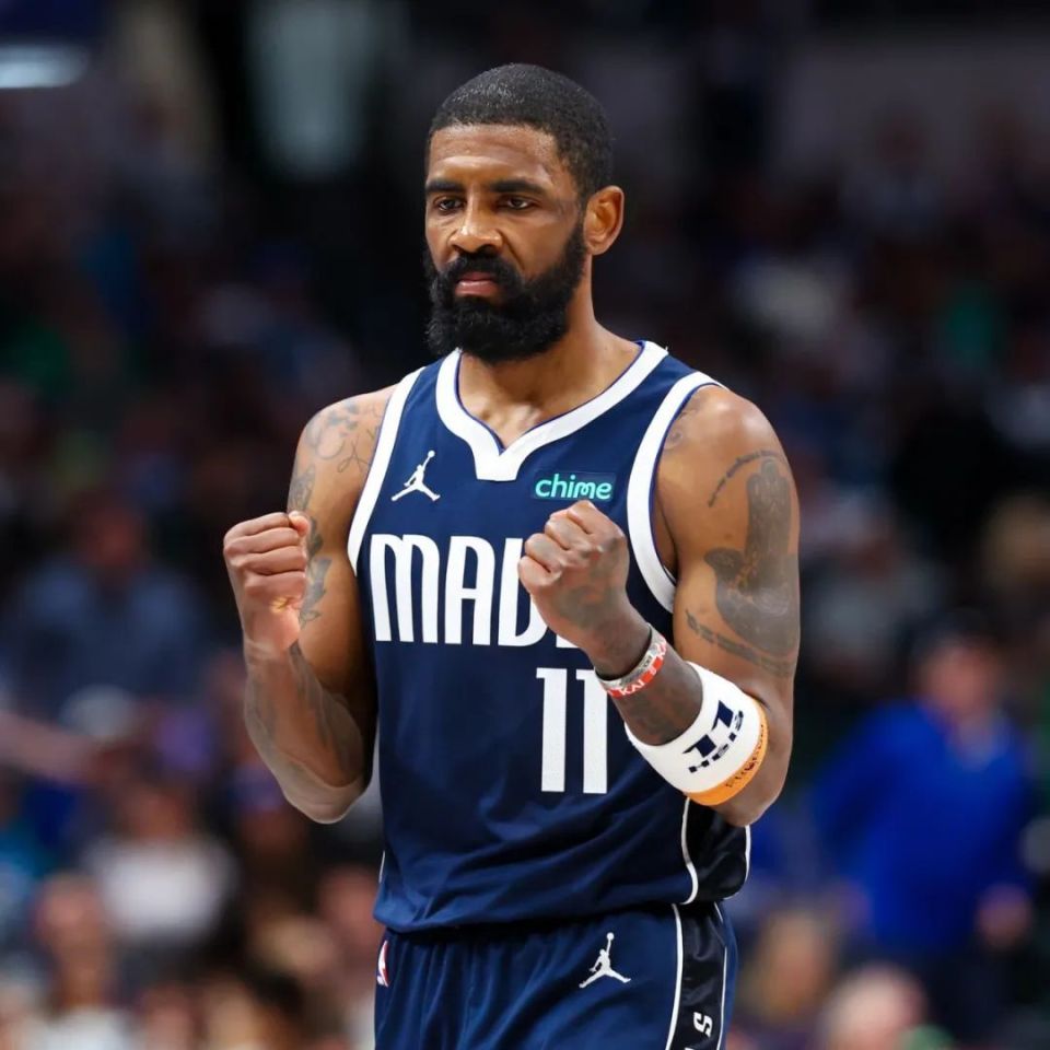 球迷们高喊 球迷们高喊