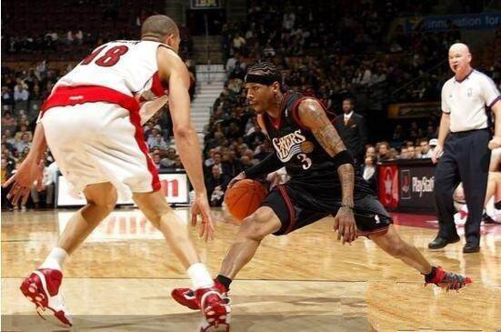 聚光灯从不 聚光灯从不